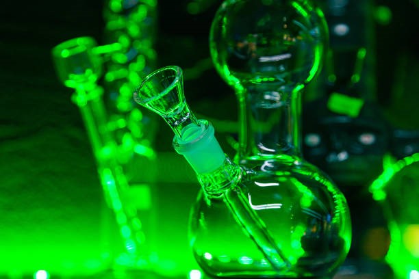 Choosing Bong vs. Joint For Your Next Session