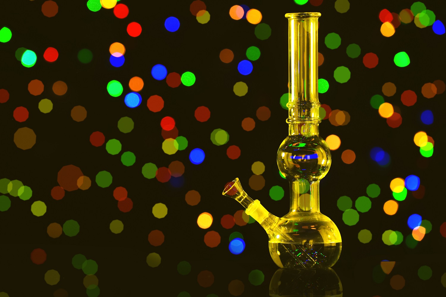 Best Weed Accessories for Smoking: Bongs and Pipes for Every Budget